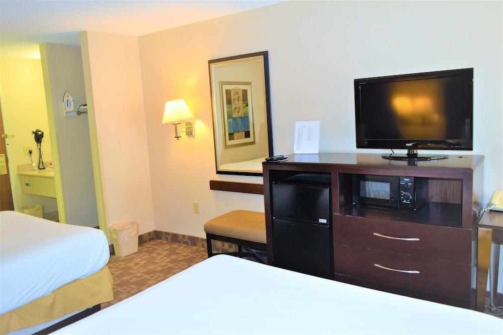 Country & By Radisson, Dunn, Nc Hotel