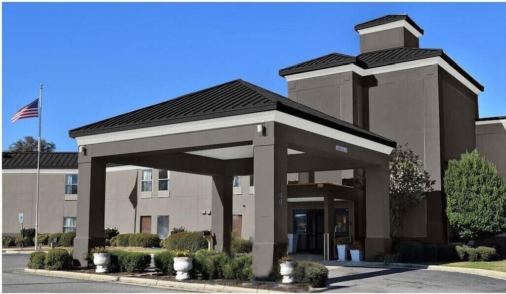 Country & By Radisson, Dunn, Nc 3* Dunn
