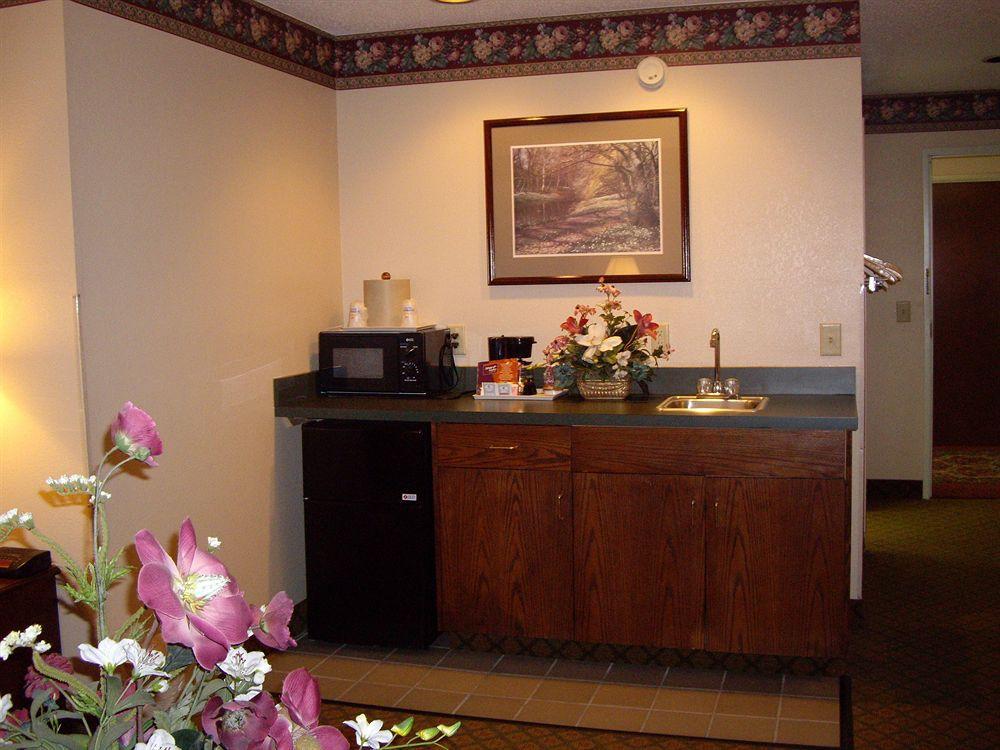 Country & By Radisson, Dunn, Nc 3*