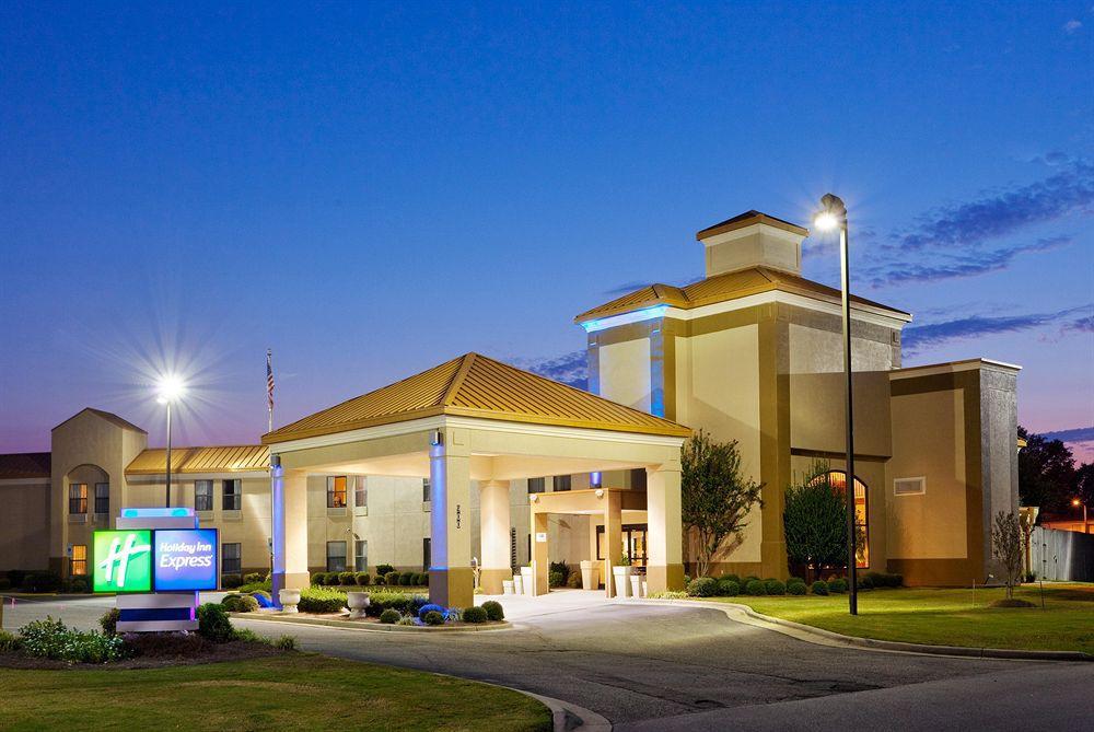 Hotel Country & By Radisson, Dunn, Nc