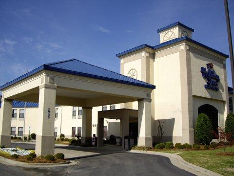 Country & By Radisson, Dunn, Nc