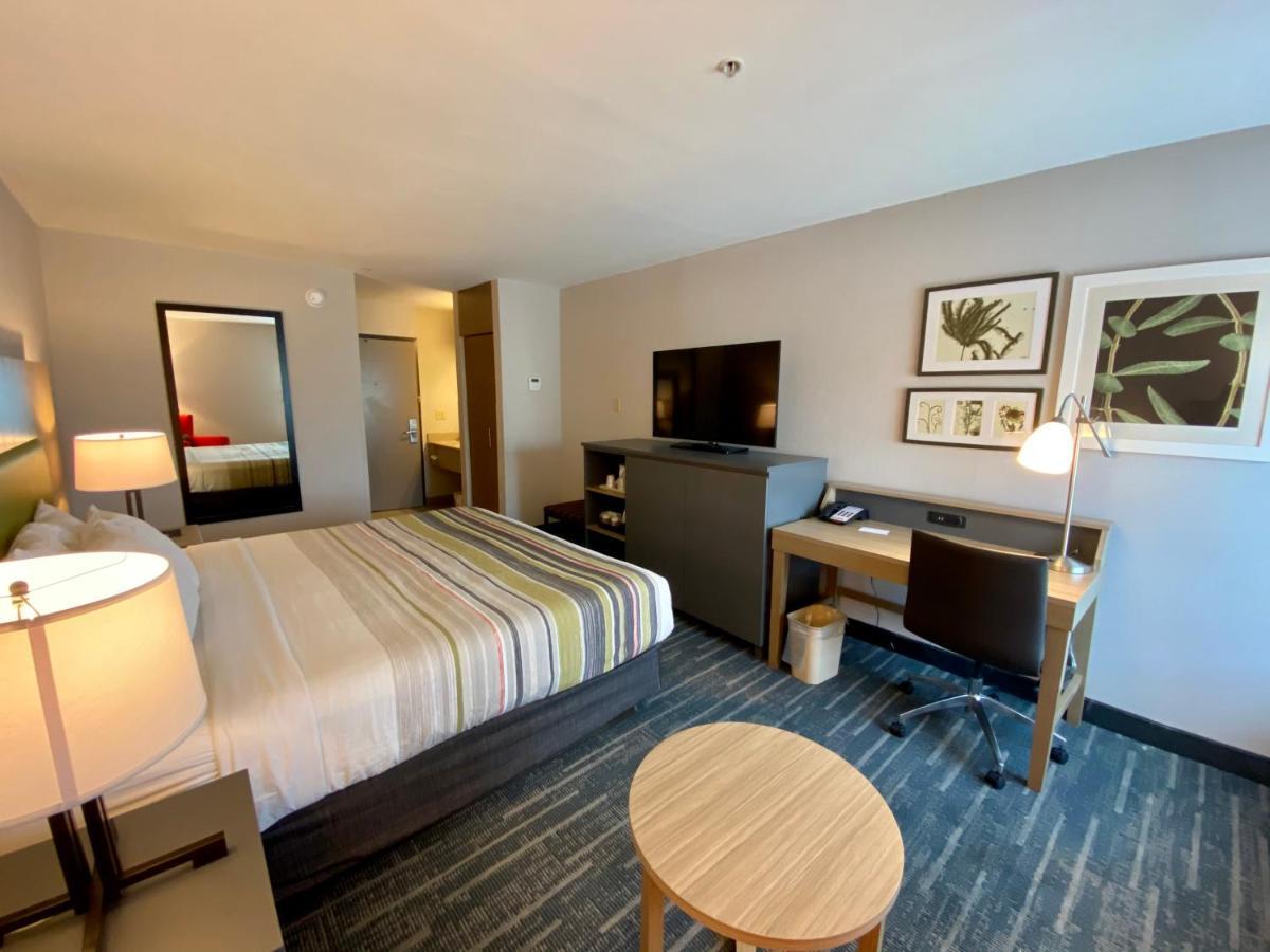 Country & By Radisson, Dunn, Nc