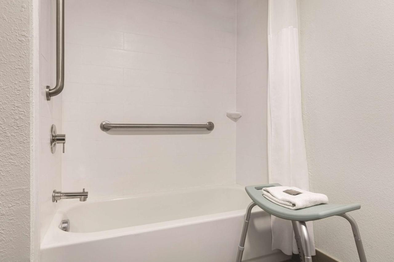 Country & By Radisson, Dunn, Nc 3* Dunn