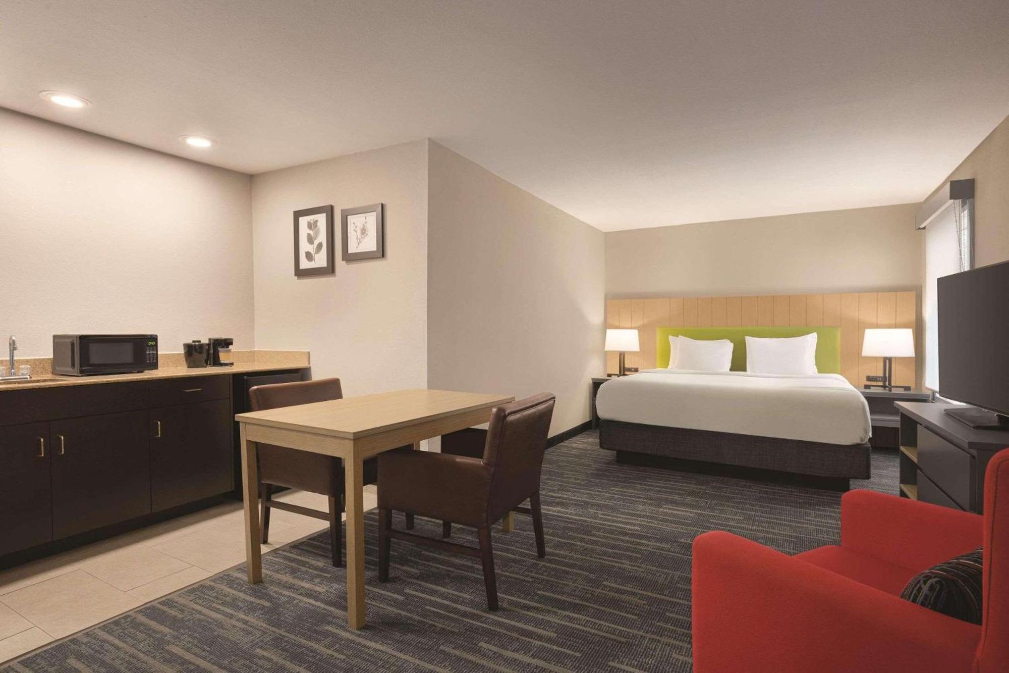 Country & By Radisson, Dunn, Nc Hotel
