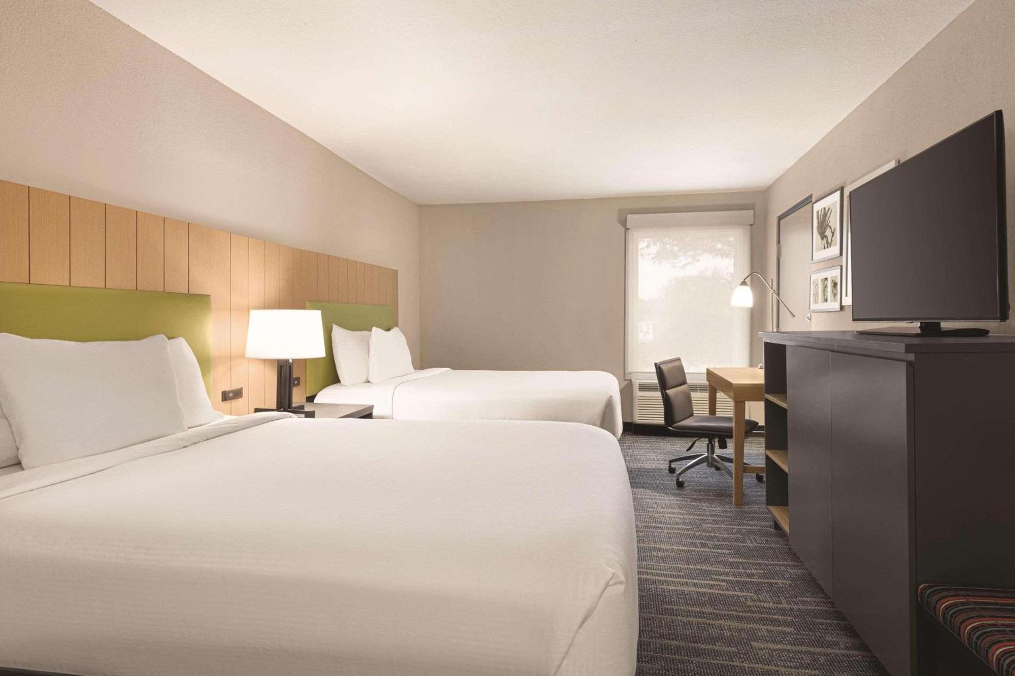 Country & By Radisson, Dunn, Nc 3* Dunn