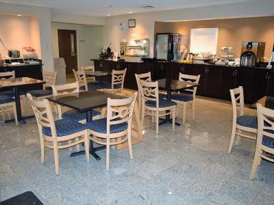 Hotel Country & By Radisson, Dunn, Nc